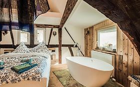 Cosy Holiday Home In Sankt Goarshausen With Barbecue